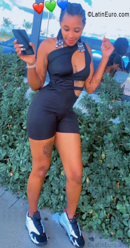 Date this fun Dominican Republic girl Ivelis from Santo Domingo DO55974