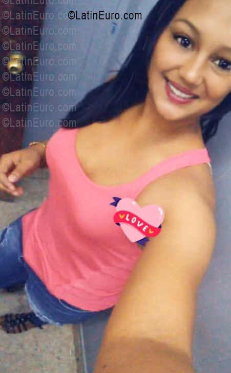 Date this stunning Dominican Republic girl Jasmin from Santiago DO55979