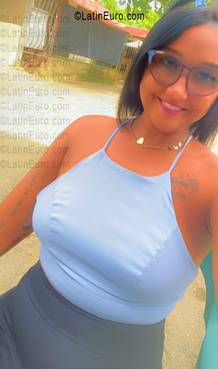 Date this pretty Dominican Republic girl Indebel from Puerto Plata DO56024
