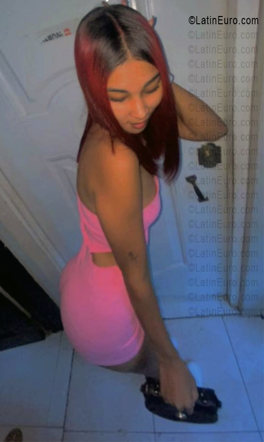 Date this beautiful Dominican Republic girl Letizia from Santo Domingo DO56172