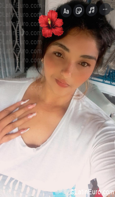 Date this good-looking Colombia girl Kelly from Medellin CO33668