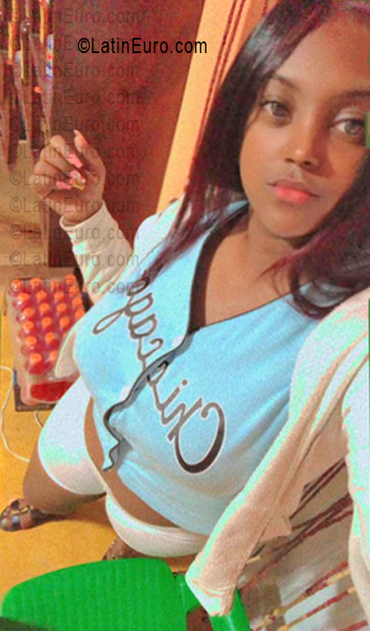 Date this foxy Dominican Republic girl Yossy from La Vega DO56206