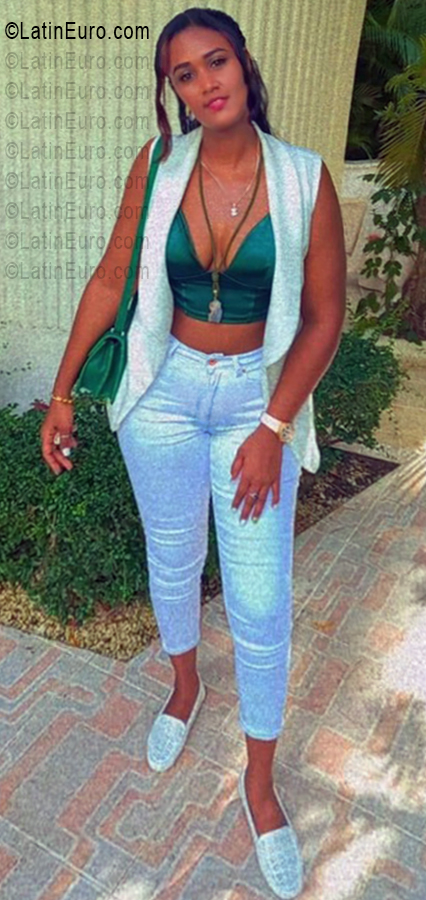 Date this stunning Dominican Republic girl Manuela from Santo Domingo DO56207