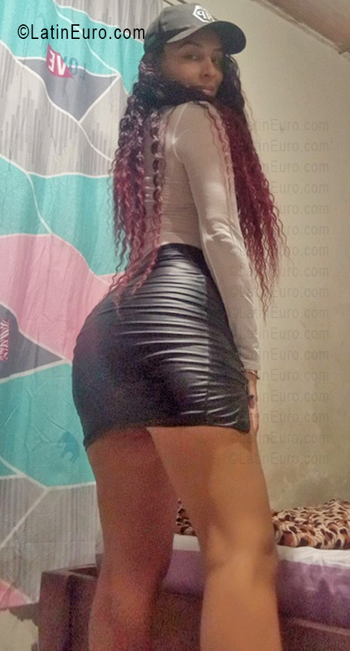 Date this beautiful Venezuela girl Yorlenis from Catia La Mar VE5545