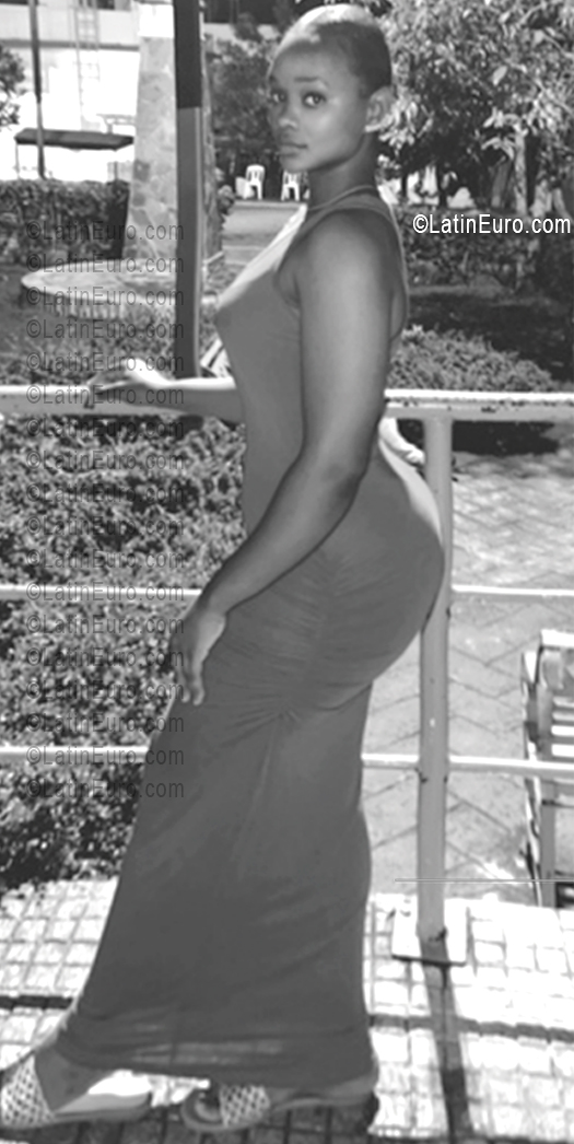Date this athletic Dominican Republic girl Magalis from Dajabon DO56251