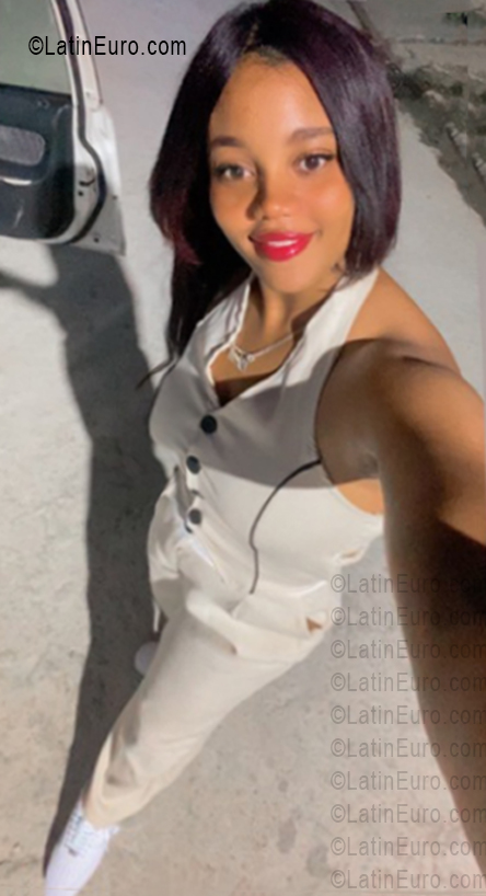 Date this young Dominican Republic girl Crisnabel from Santo Domingo DO56265