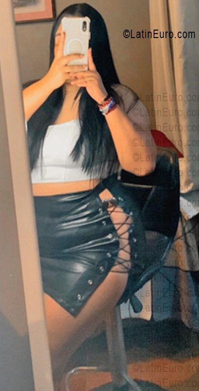 Date this gorgeous Mexico girl Val from Nuevo Leon MX2790