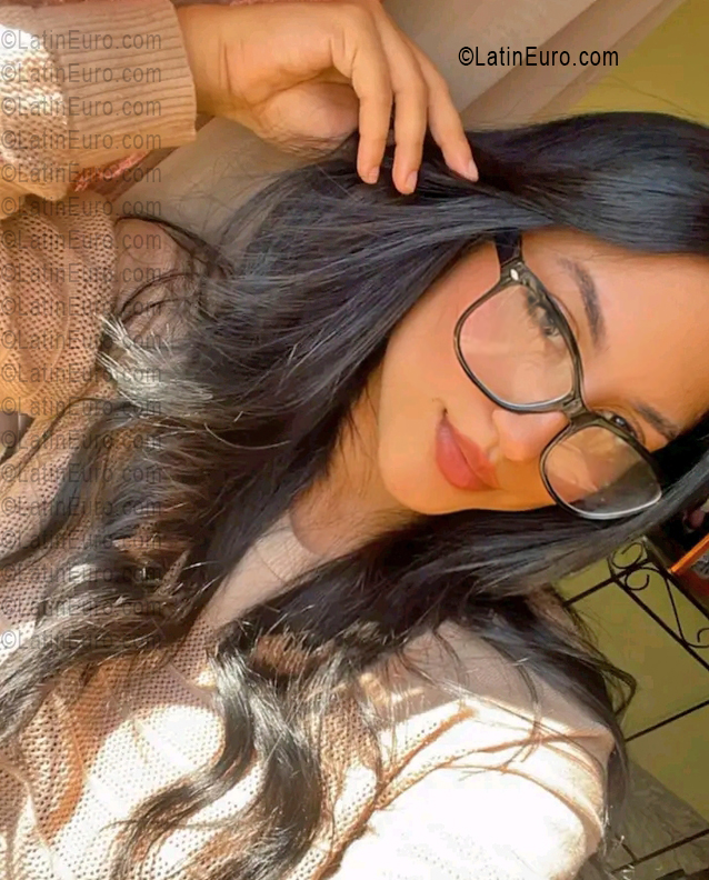 Date this fun Venezuela girl Leonella velasquez from Maturin VE5595