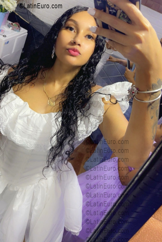 Date this charming Dominican Republic girl Nefertari from San Cristobal DO56364