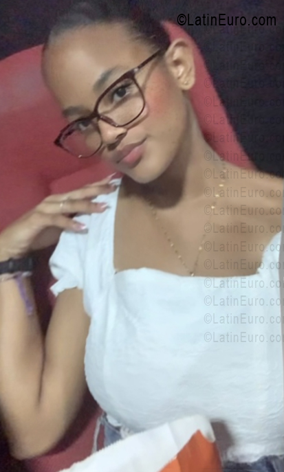Date this exotic Dominican Republic girl Amaia from Santo Domingo DO56372