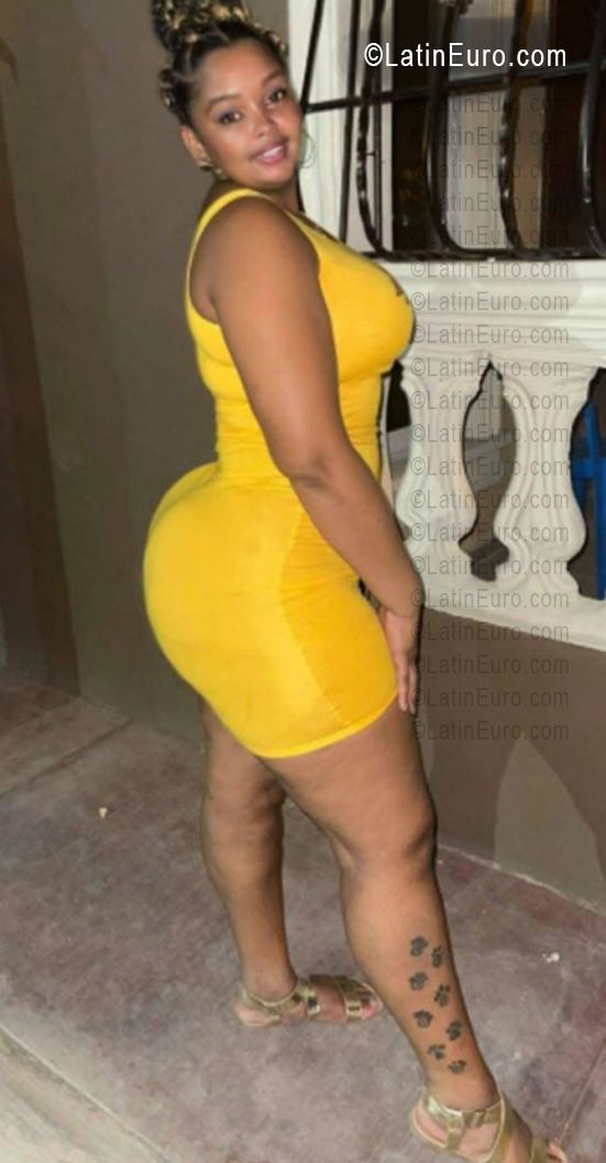 Date this beautiful Dominican Republic girl Elizabeth from Puerto Plata DO56376