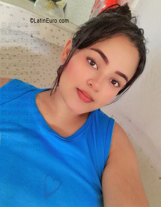 Date this exotic Colombia girl Dulce from Barranquilla CO33737