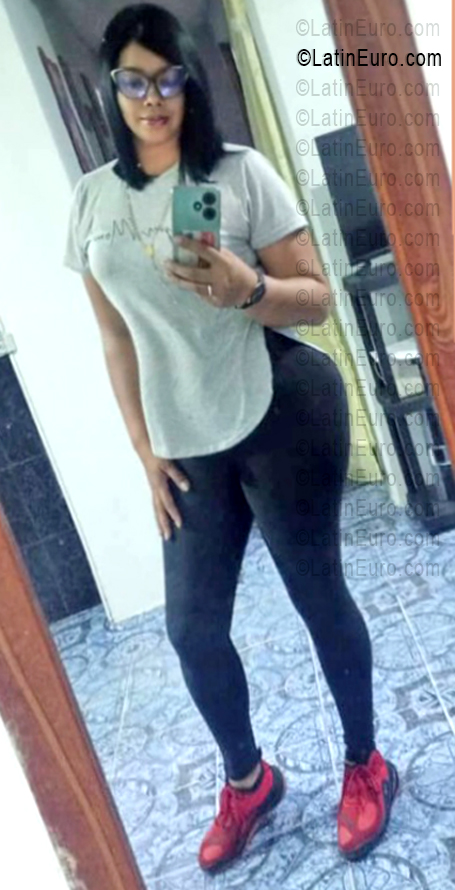Date this sensual Venezuela girl Marielena from Venezuela VE5690