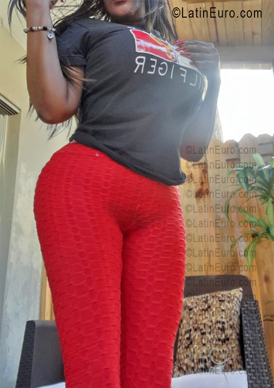 Date this happy Dominican Republic girl Catalina from Santo Domingo DO56509