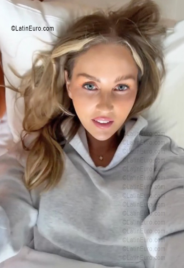 Date this charming Germany girl Marth from Frankfurt DE580