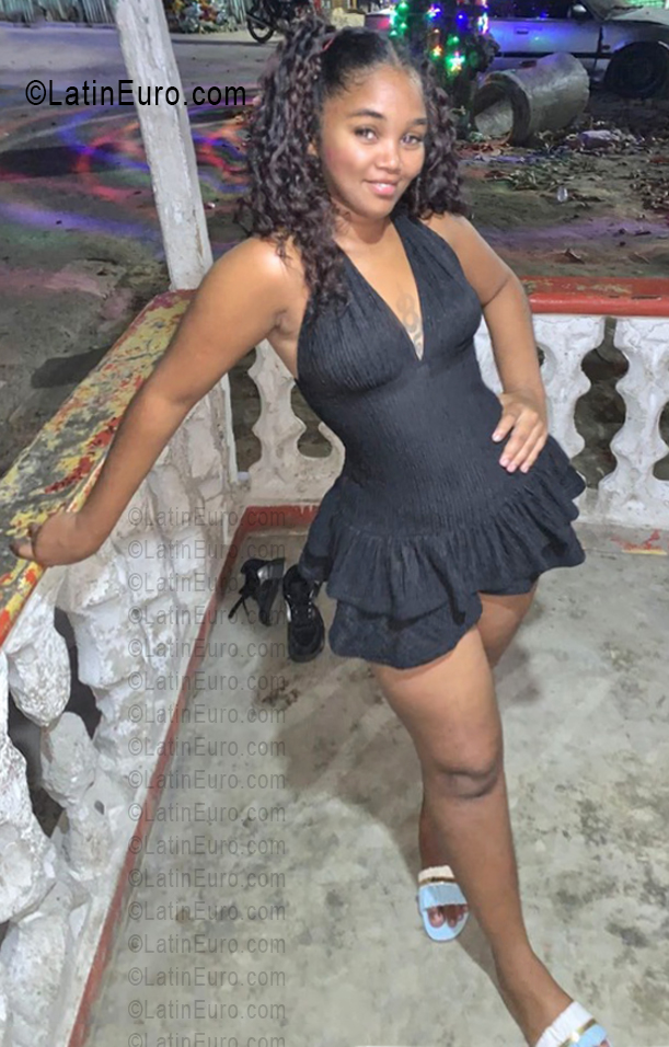 Date this delightful Dominican Republic girl Berta from Santo Domingo DO56604