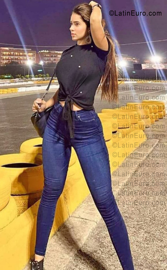 Date this stunning Venezuela girl Migde from Caracas VE5715