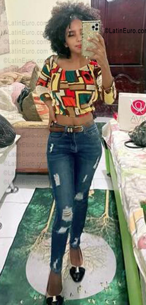 Date this pretty Dominican Republic girl Yafreisi from La Altagracia DO56659