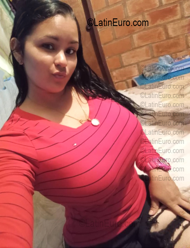 Date this tall Venezuela girl Yolin from Caracas VE5724