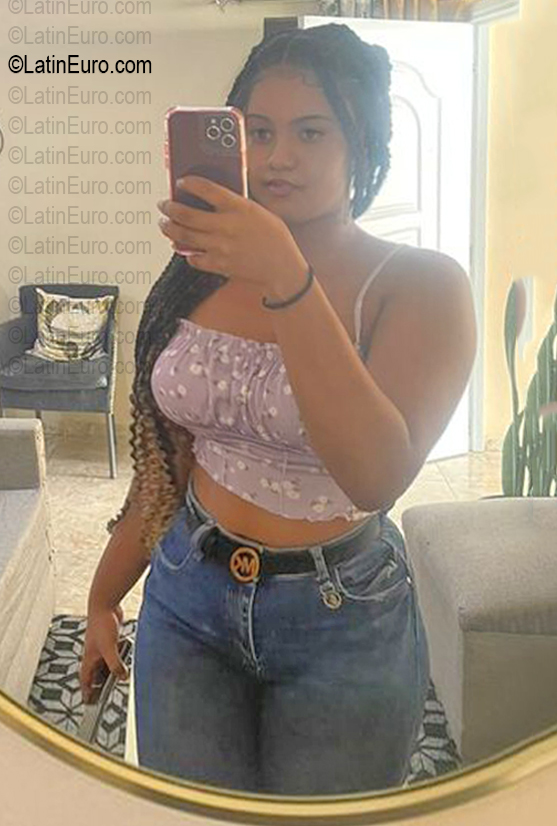 Date this funny Dominican Republic girl Yesy from La Altagracia DO56710