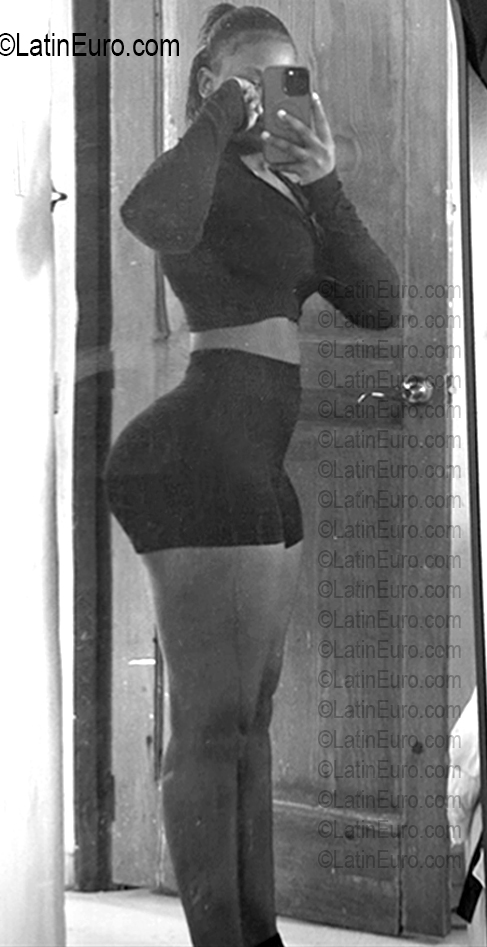 Date this stunning Dominican Republic girl Angelina from Santo Domingo DO56740