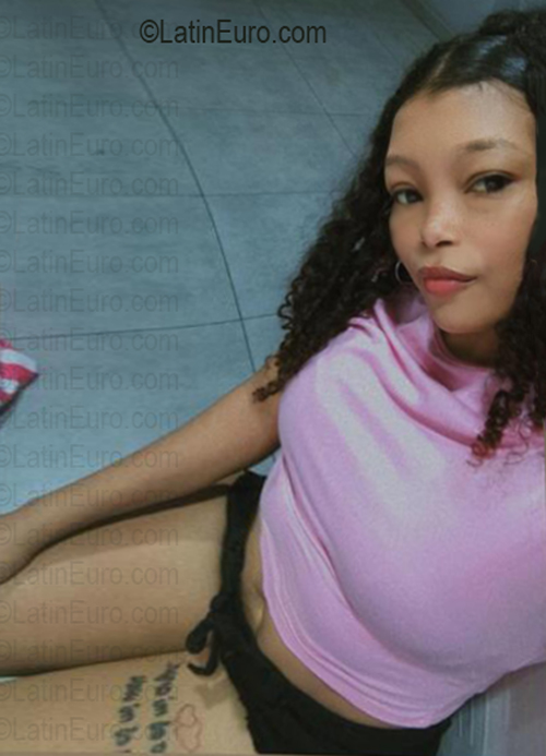 Date this georgeous Honduras girl Damaris from La Ceiba HN3015