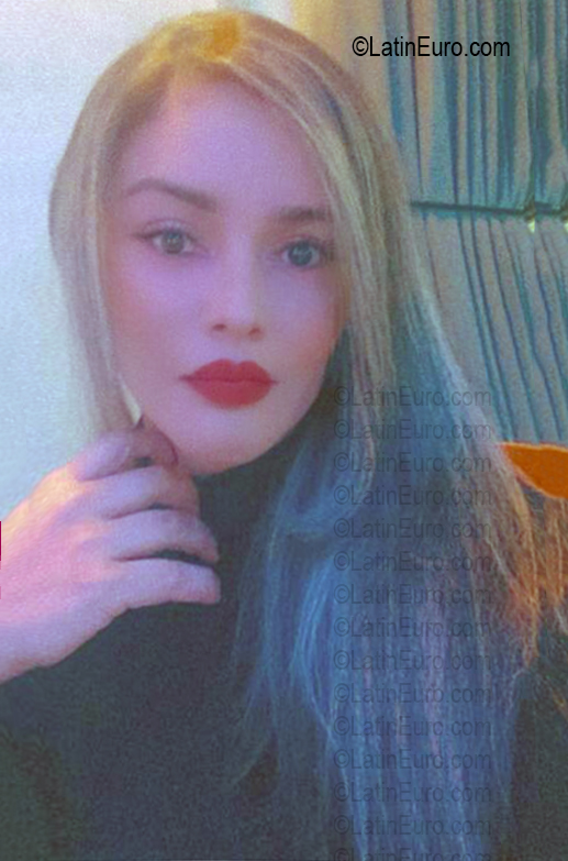 Date this exotic Brazil girl Gislaine from Goiania BR12433