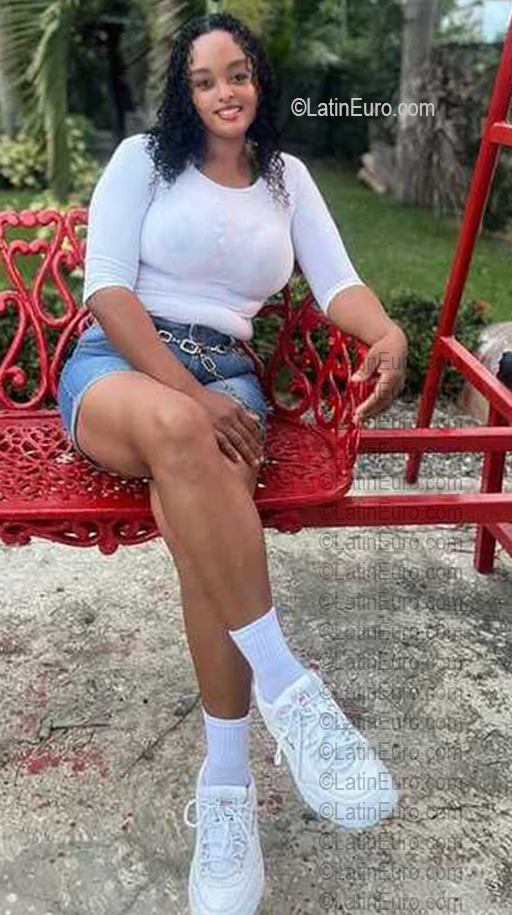 Date this attractive Dominican Republic girl Eridania from Santo Domingo DO56809