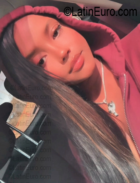 Date this athletic Dominican Republic girl Arlene from Santo Domingo DO56830