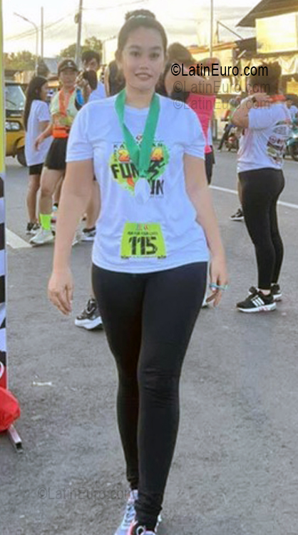 Date this attractive Philippines girl Jeanivie from Ozamis City PH1097