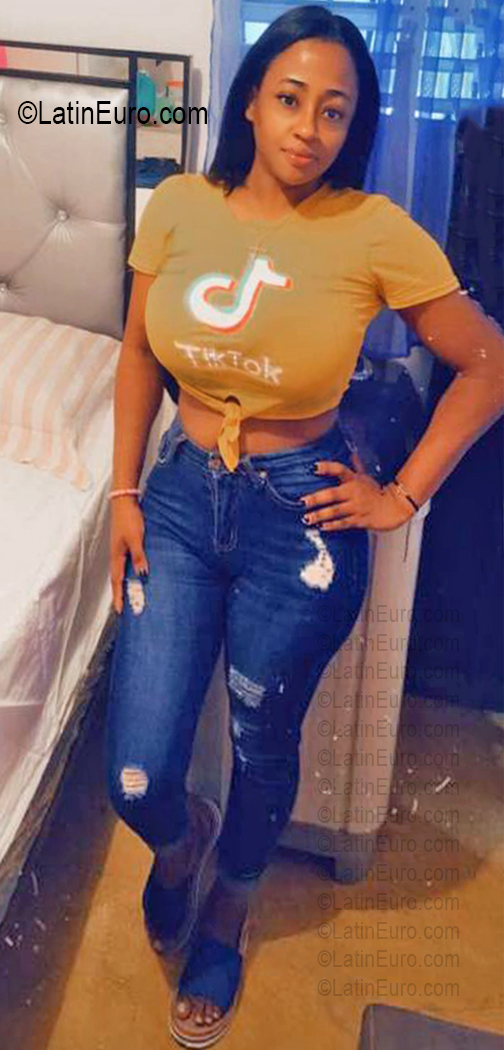 Date this hard body Dominican Republic girl Sheila from Puerto Plata DO56918