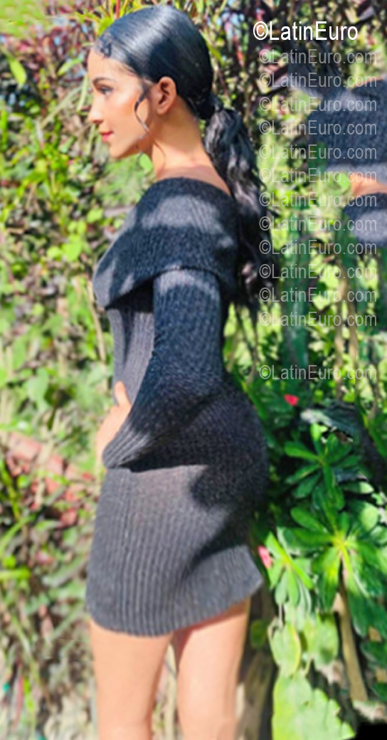 Date this cute Dominican Republic girl Yaneris from Moca DO56973
