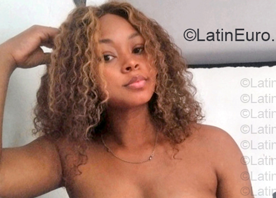 Date this lovely Colombia girl Melina from Cali CO33858