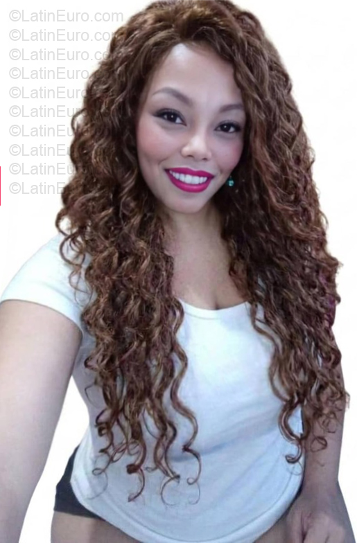 Date this stunning Venezuela girl Steycy from Caracas VE5746
