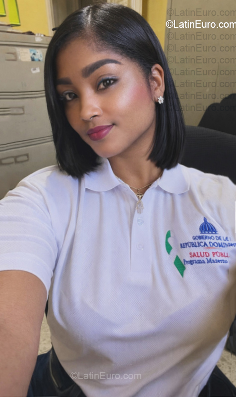 Date this passionate Dominican Republic girl Yanet from Santo Domingo DO57084