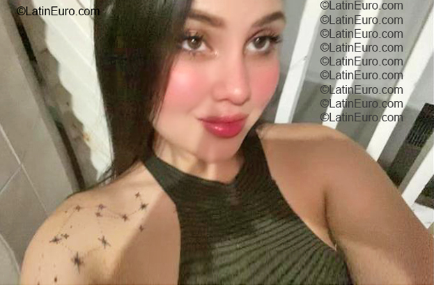 Date this foxy Colombia girl Angeles from Guajira CO33877