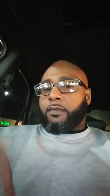 Date this happy United States man Karl from New Orleans US25764