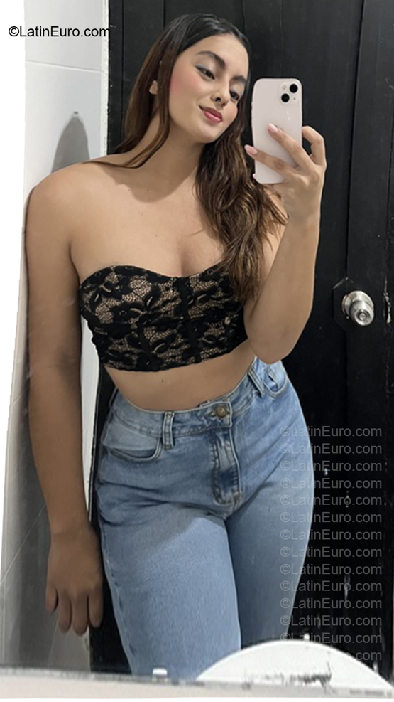 Date this lovely Colombia girl Paula Andrea from Santa Marta CO33888
