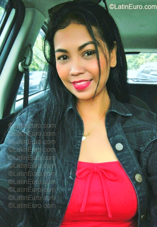 Date this cute Venezuela girl Lia from Caracas VE5752