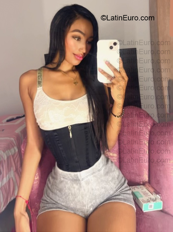 Date this pretty Colombia girl Diana from Cali CO33891