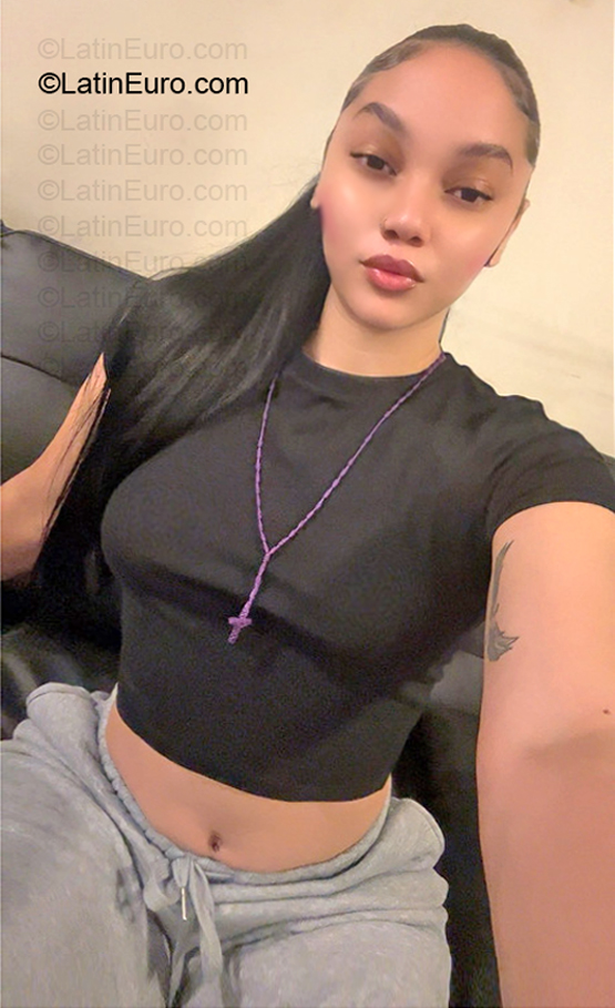 Date this beautiful United States girl Lesley from New York US25778