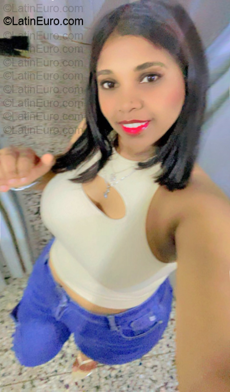 Date this fun Dominican Republic girl Mara from Santo Domingo DO57191